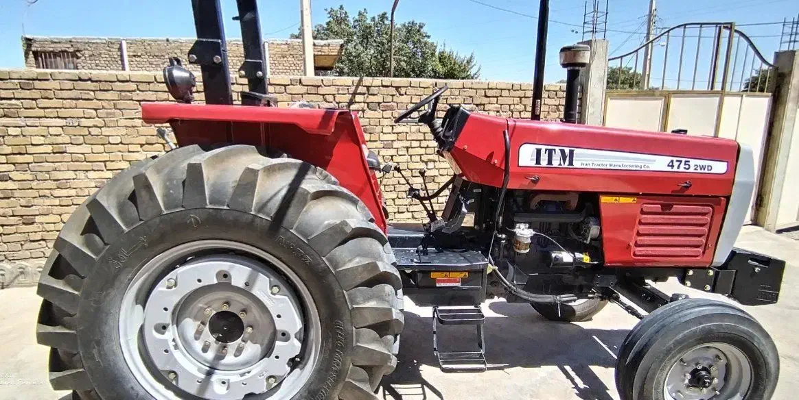 تراکتور|خودرو سنگین|خزل, |دیوار