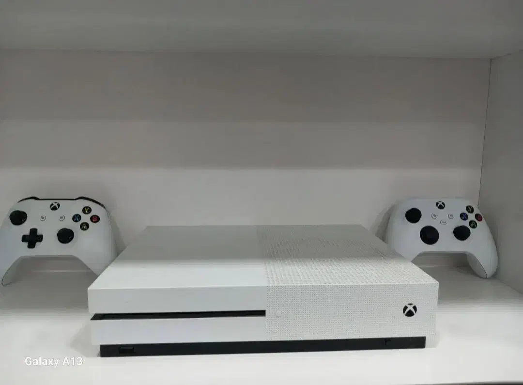 ایکس باکس وان اس 1s خیلی تمیز در حد خشک|کنسول، بازی ویدئویی و آنلاین|سمنان, |دیوار