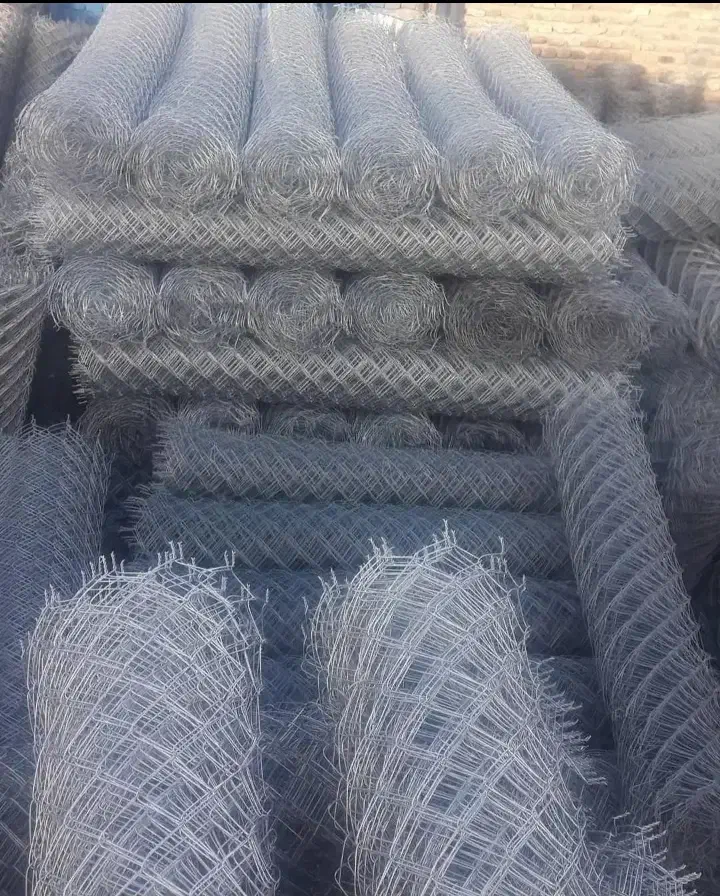 فنس توری گالوانیزه و صندلی و داس و بوته کن|مصالح و تجهیزات ساختمان|تبریز, |دیوار