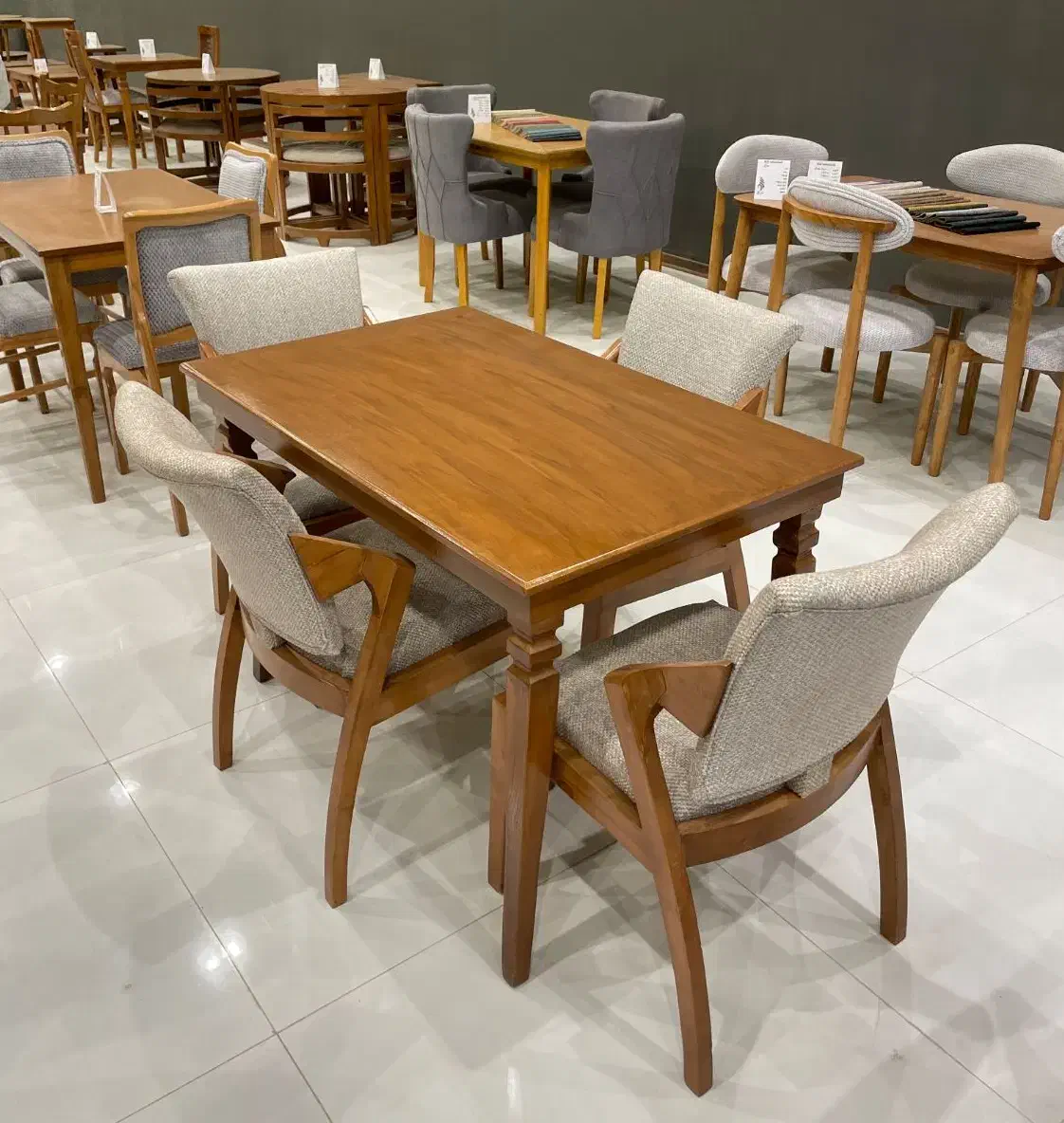 ناهار خوری پیچک گالری سرو|میز و صندلی غذاخوری|مشهد, گرجی علیا|دیوار