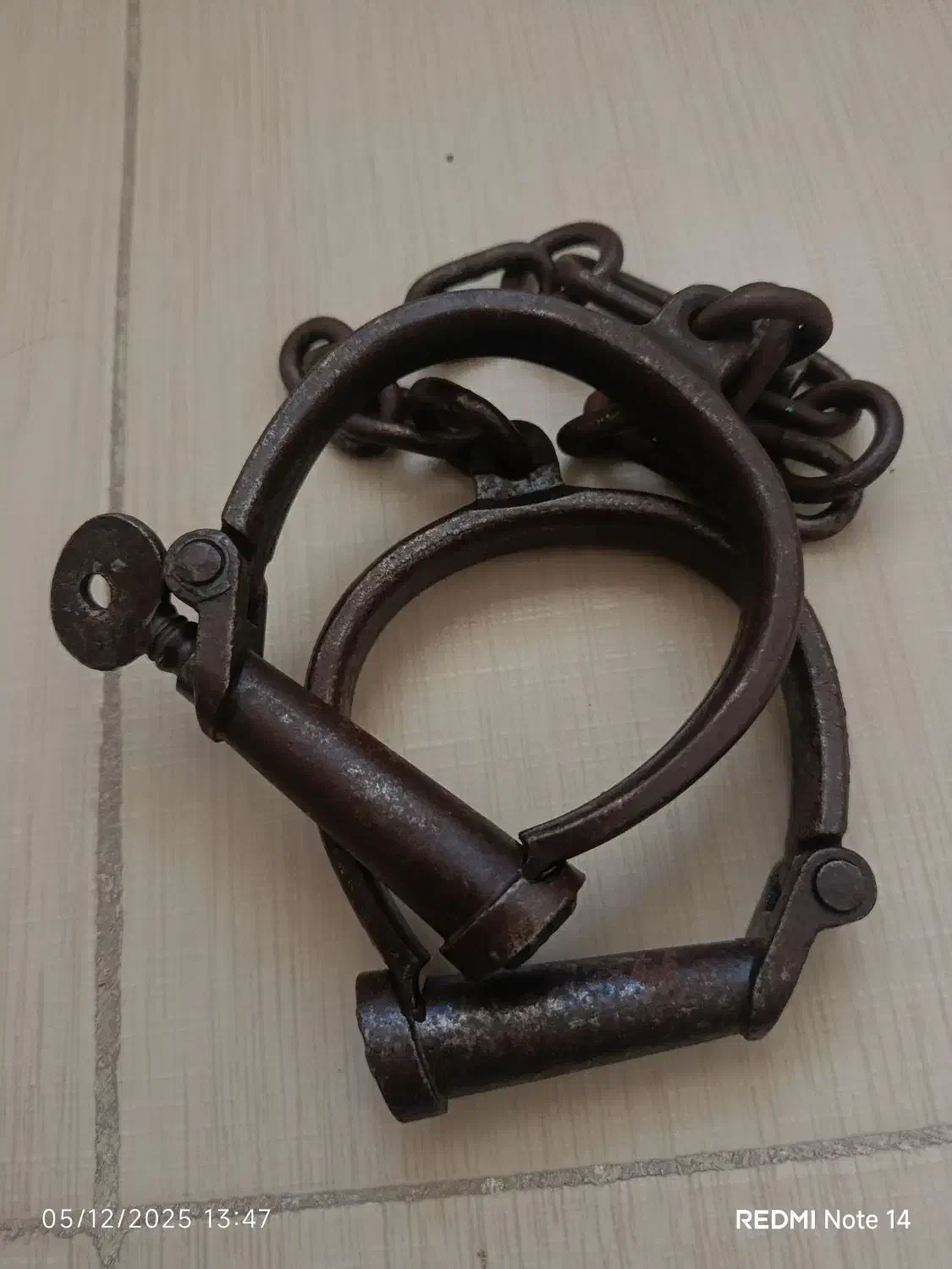 پابنده قدیمی کلکسیونی و آنتیک|کلکسیون اشیاء عتیقه|هشتگرد, شهرک پارسیان|دیوار