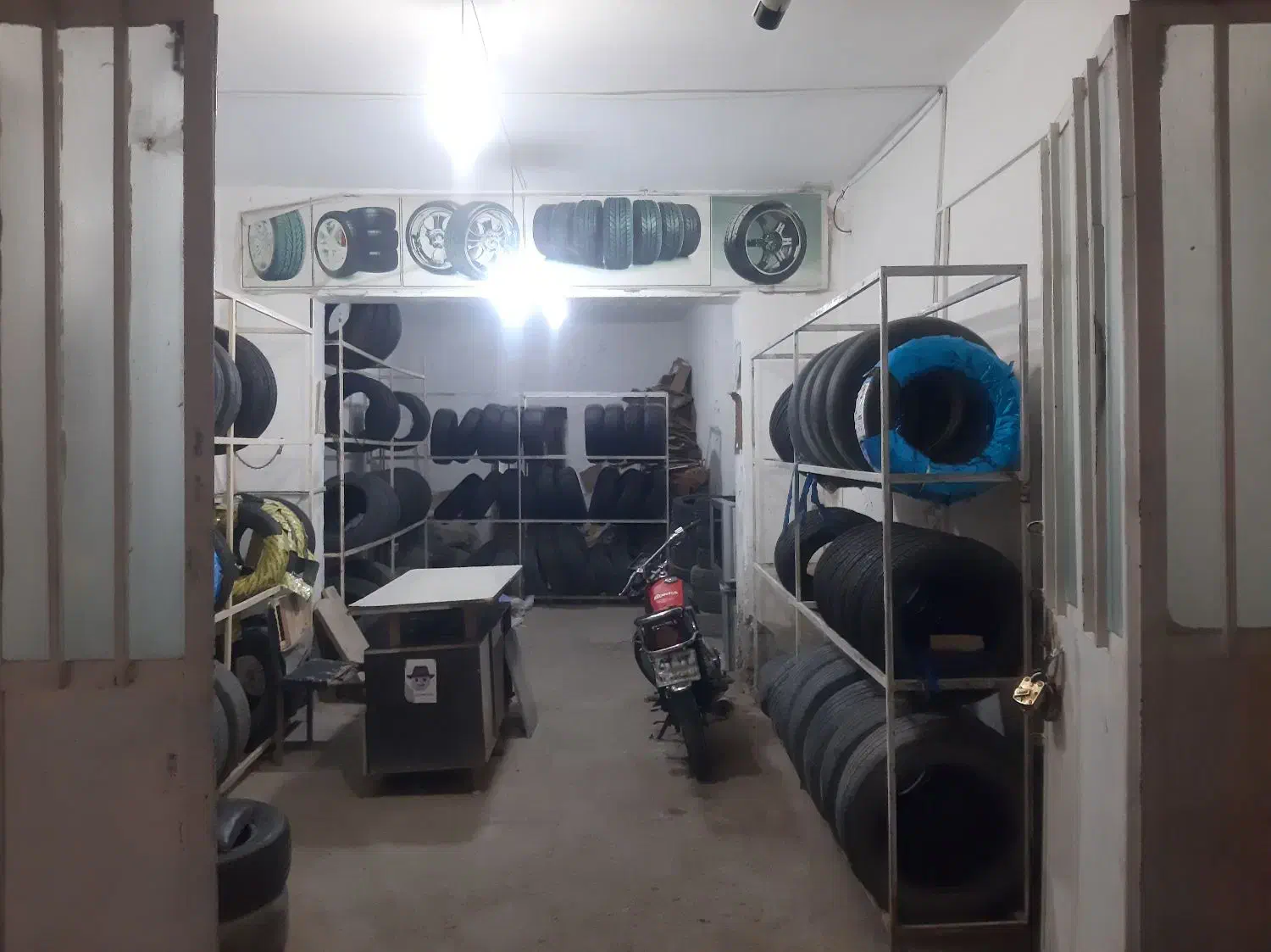 ملک تجاری ۱۰۰ متر.حاشیه خیابان هیرمند|فروش مغازه و غرفه|زابل, |دیوار