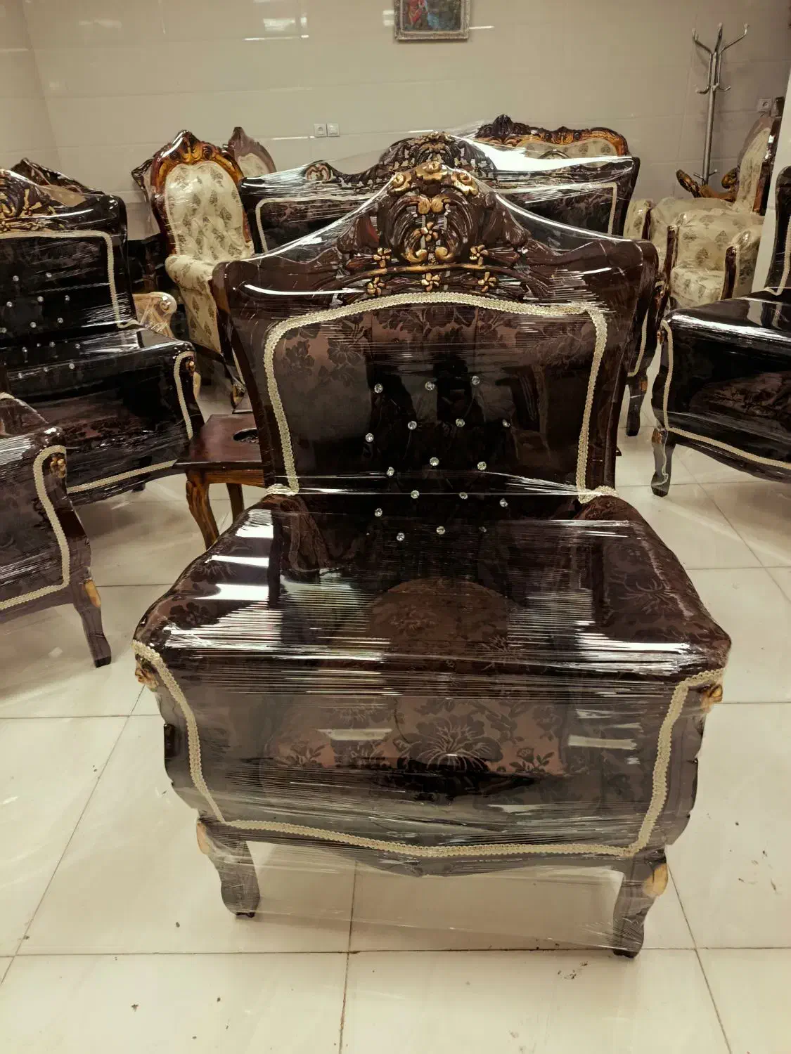 مبلمان سلطنتی با میزعسلی|مبلمان خانگی و میز عسلی|شهریار, شهریار|دیوار