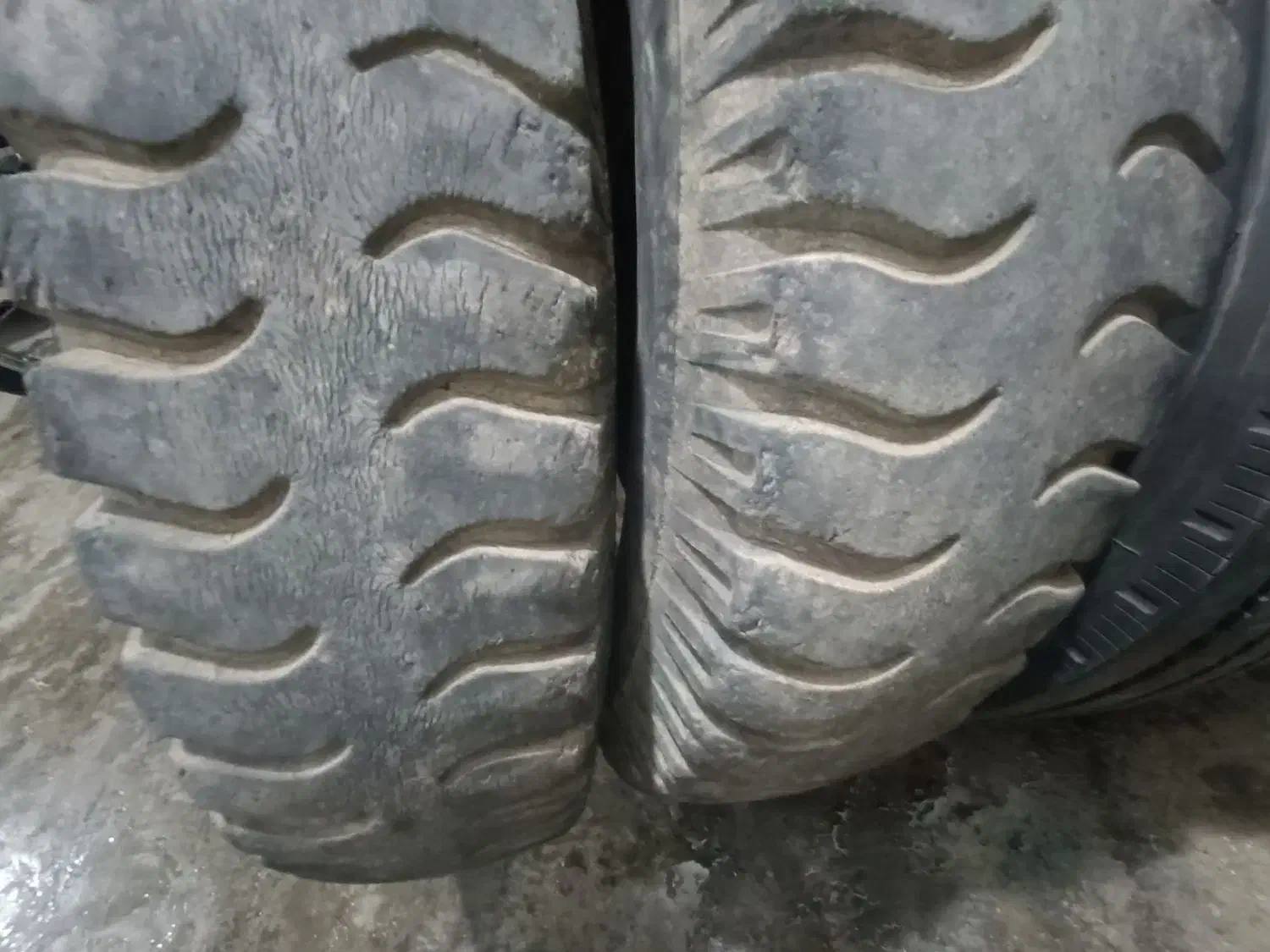 لاستیک خاوری ۸.۲۵.۱۶|قطعات یدکی و لوازم جانبی|گنبد کاووس, |دیوار