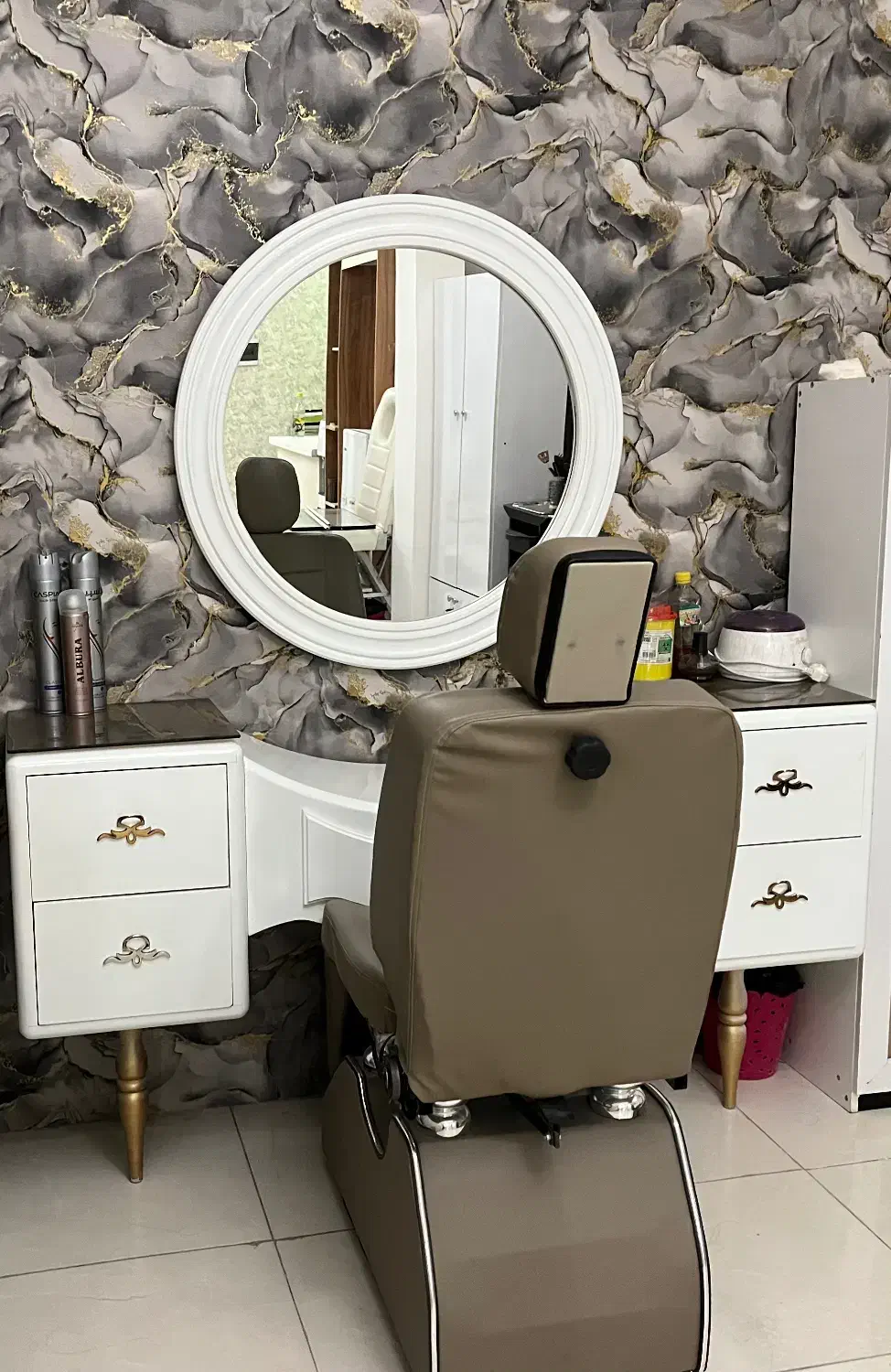 فروش لوازم سالن زیبایی|آرایشگاه و سالنهای زیبایی|مشکیندشت, |دیوار