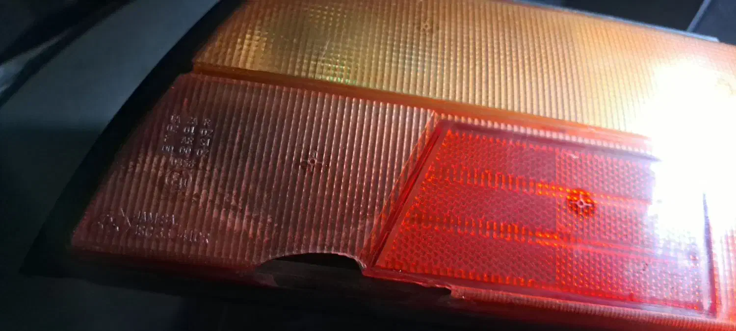 چراغ خطر عقب پرشیا|قطعات یدکی و لوازم جانبی|فردیس, فردیس|دیوار