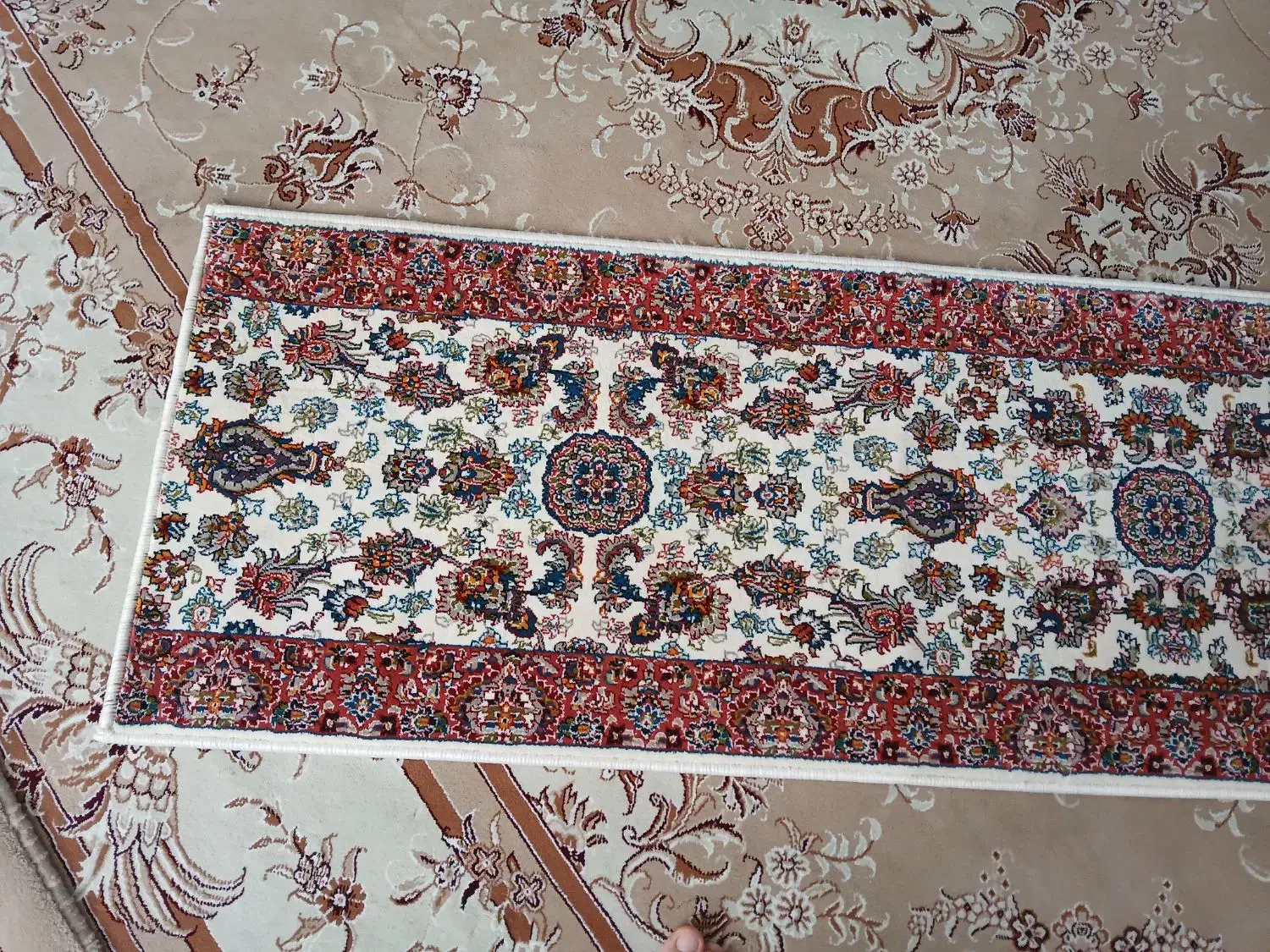 کناره فرش در حد نوعرض50 سانت.طول2متر 70 سانت|فرش|تهران, آذری|دیوار