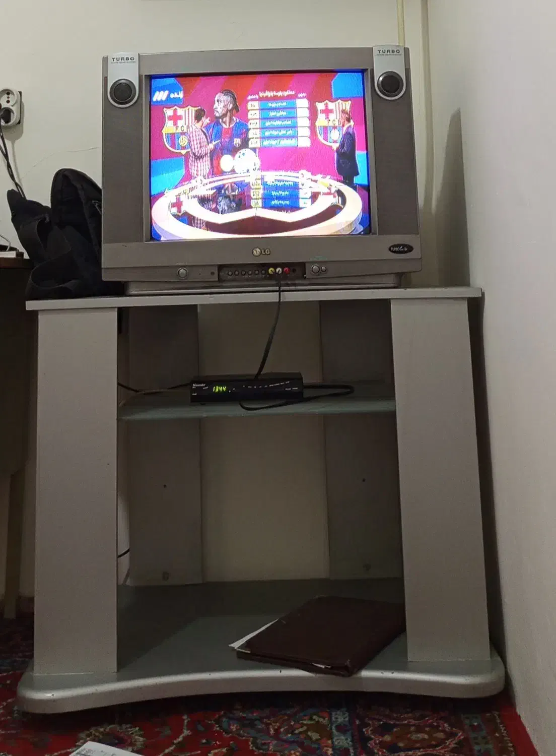 تلویزیون، دستگاه دیجیتال و میز|تلویزیون و پروژکتور|الیگودرز, |دیوار