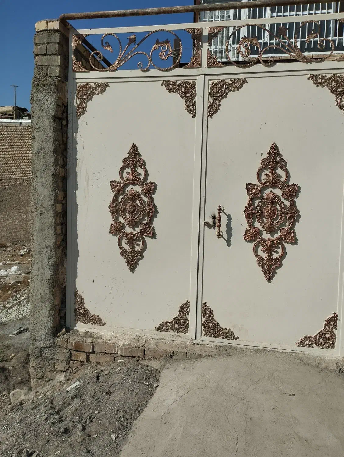 در حیاط|مصالح و تجهیزات ساختمان|نیشابور, سرآب کوشک|دیوار