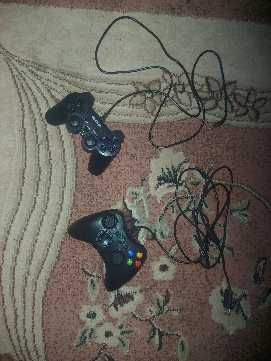 دو دسته بازی کامپیوتر سیمی (تکی یا باهم)|کنسول، بازی ویدئویی و آنلاین|ساری, |دیوار