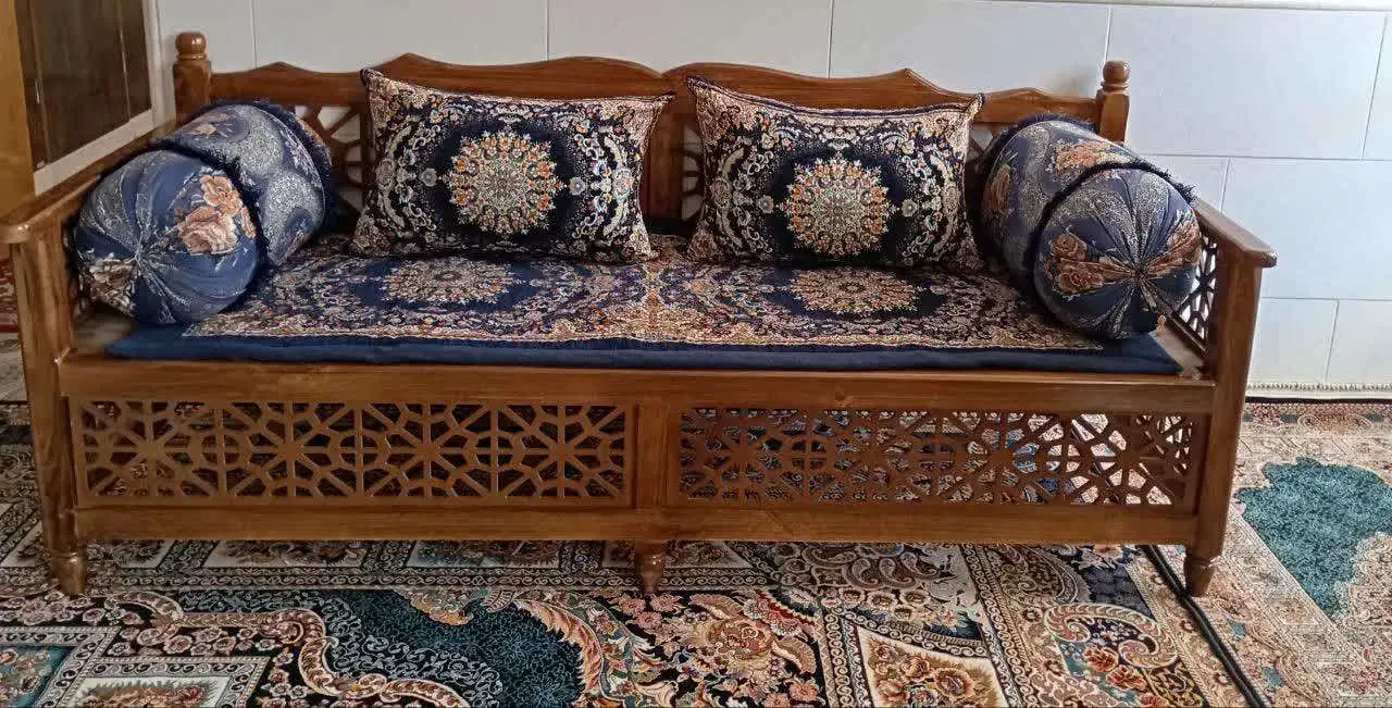 ایجاد دکوراسیون شیک و ساده با تخت‌های سنتی|مبلمان خانگی و میز عسلی|آباده, |دیوار