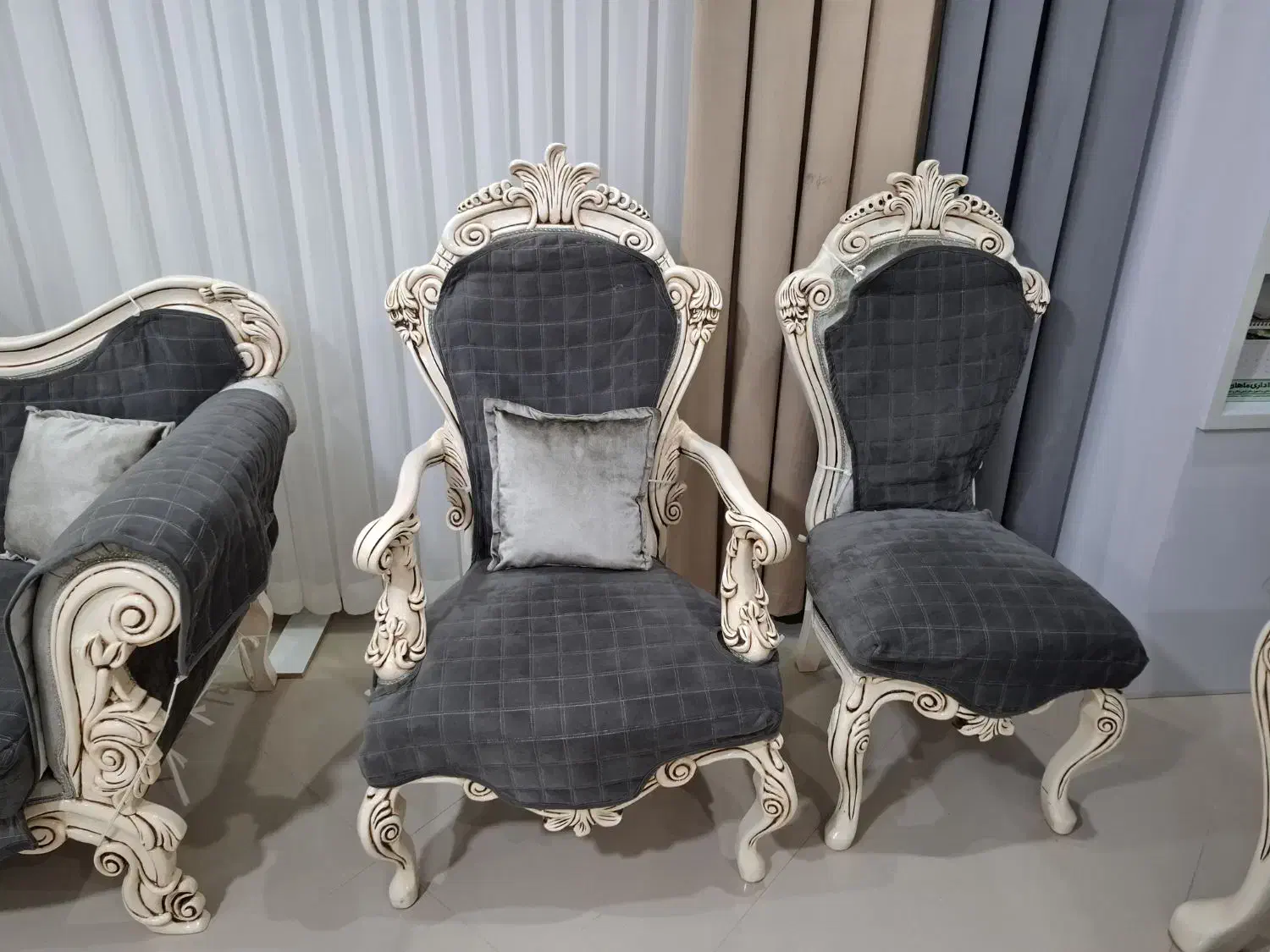 مبل و میزناهارخوری سلطنتی، بسیار تمیز|مبلمان خانگی و میز عسلی|اسفراین, |دیوار