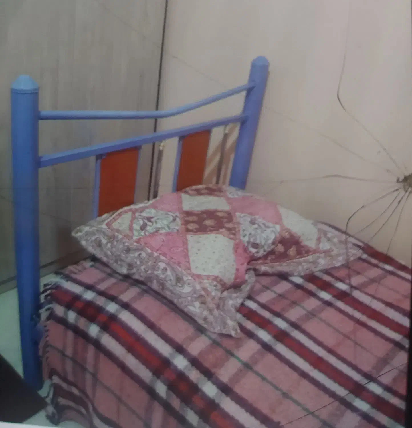 تخت یکنغره با تشک|تخت و سرویس خواب|زاهدان, |دیوار