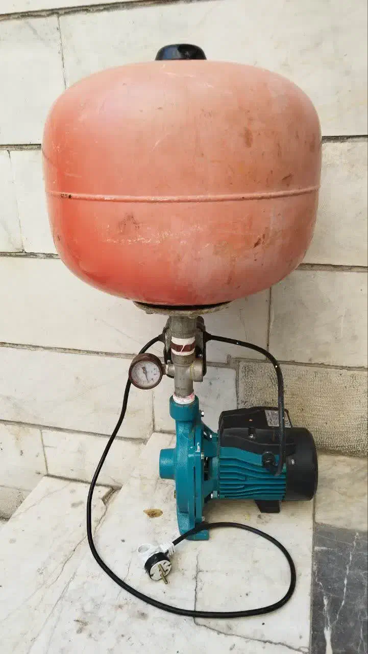 پمپ کامل آب با مخزن و سوئیچ|مصالح و تجهیزات ساختمان|تهران, دردشت|دیوار