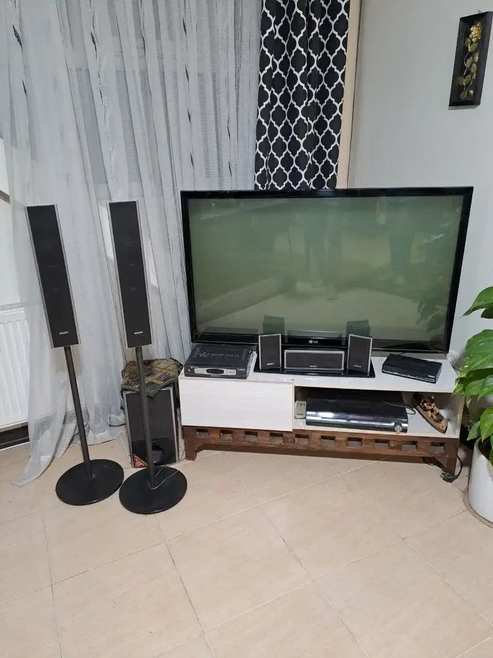 LED پلاسما LG 52 اینچ|تلویزیون و پروژکتور|شیراز, ریشمک|دیوار