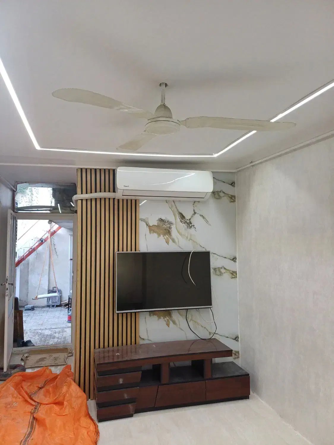 یک نفر شاگرد برای کار و یک  نفر برای فروشندگی|استخدام خدمات فروشگاه و رستوران|گرگان, |دیوار