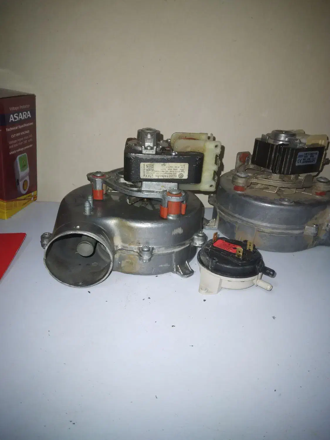 فروش قطعات استوک پکیج|آبگرمکن، پکیج، شوفاژ|رودهن, |دیوار