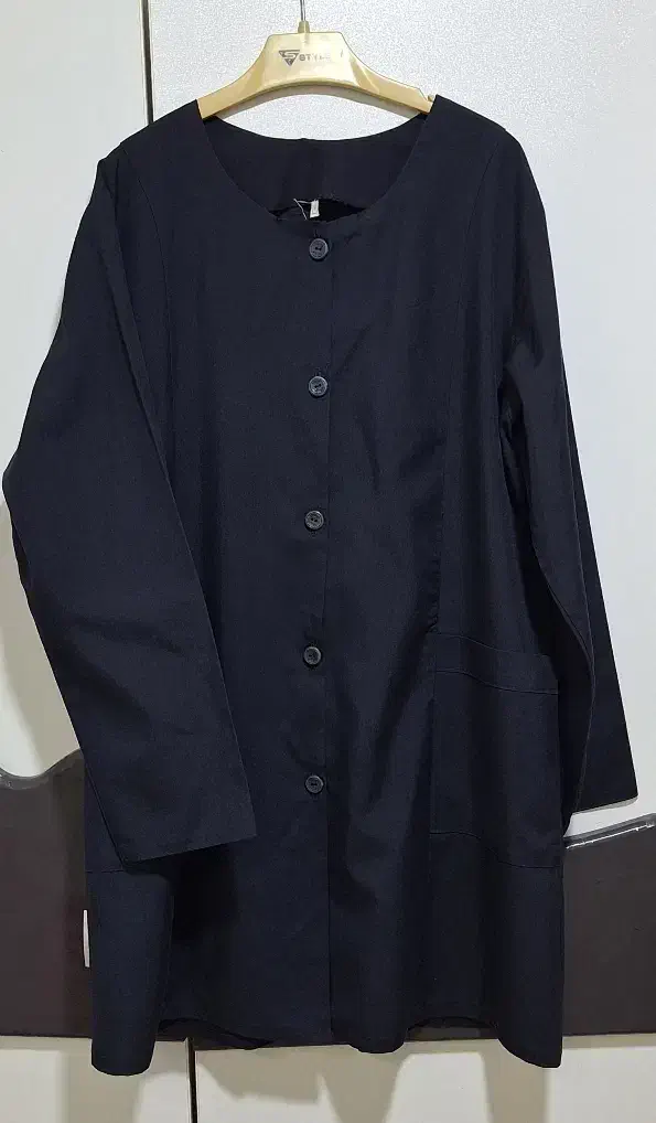 لباس فرم مدرسه|لباس|بندر انزلی, نیمه شعبان|دیوار