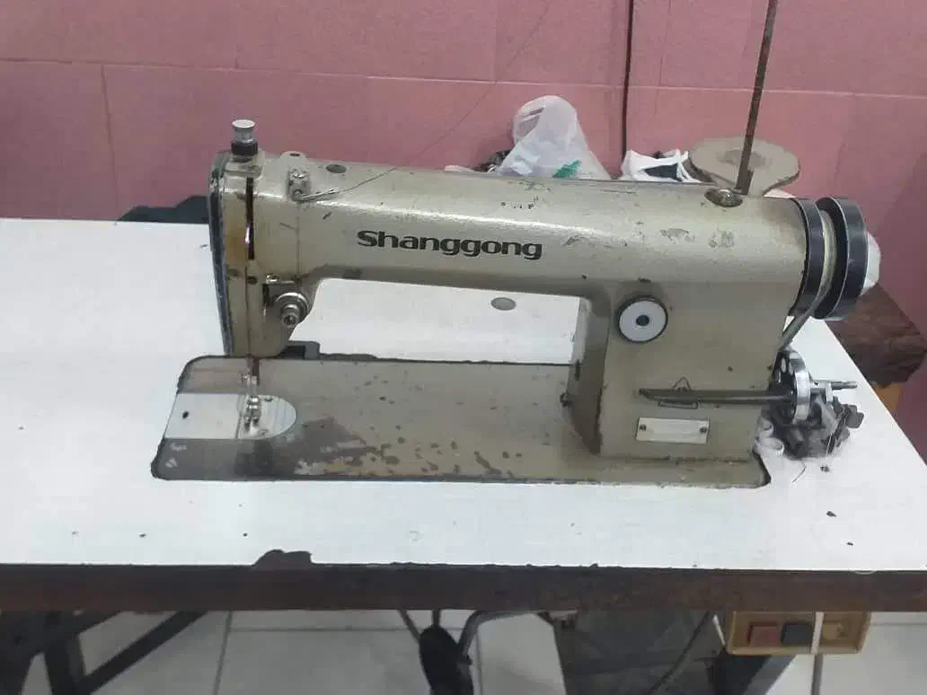 چرخ خیاطی راسته دوز صنعتی|چرخ خیاطی و ریسندگی|ساری, |دیوار