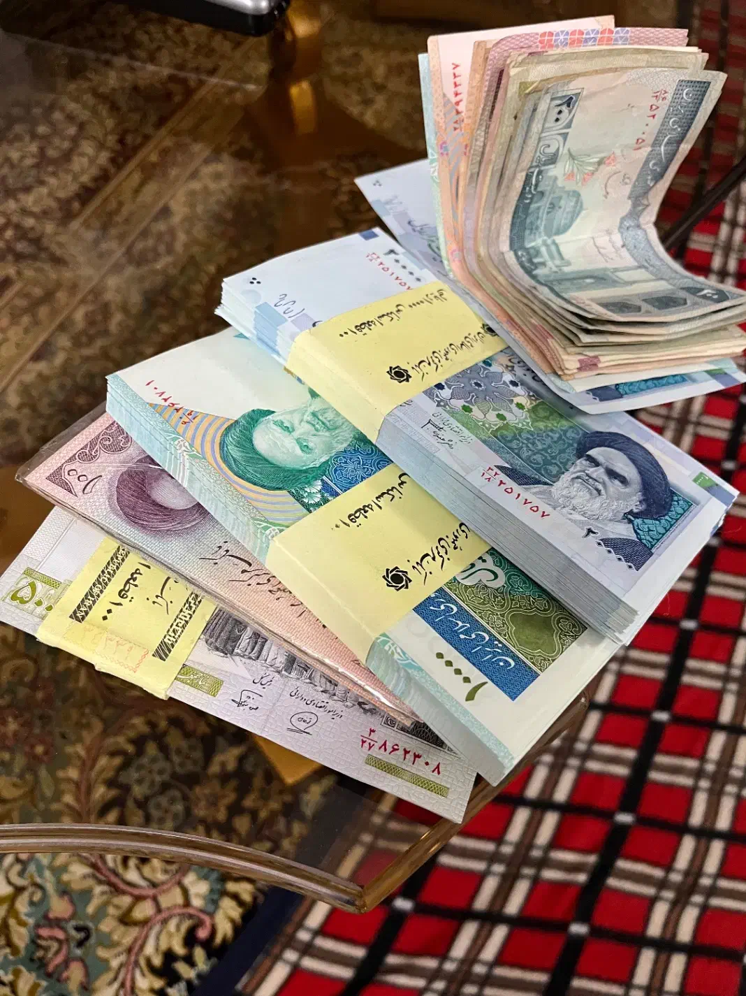 اسکناس نو|کلکسیون سکه، تمبر، اسکناس|بروجرد, |دیوار