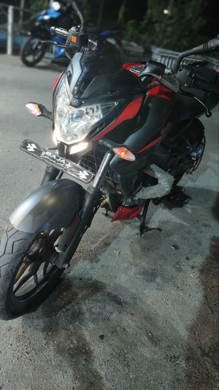 ns200|موتورسیکلت|تهران, لاله زار|دیوار