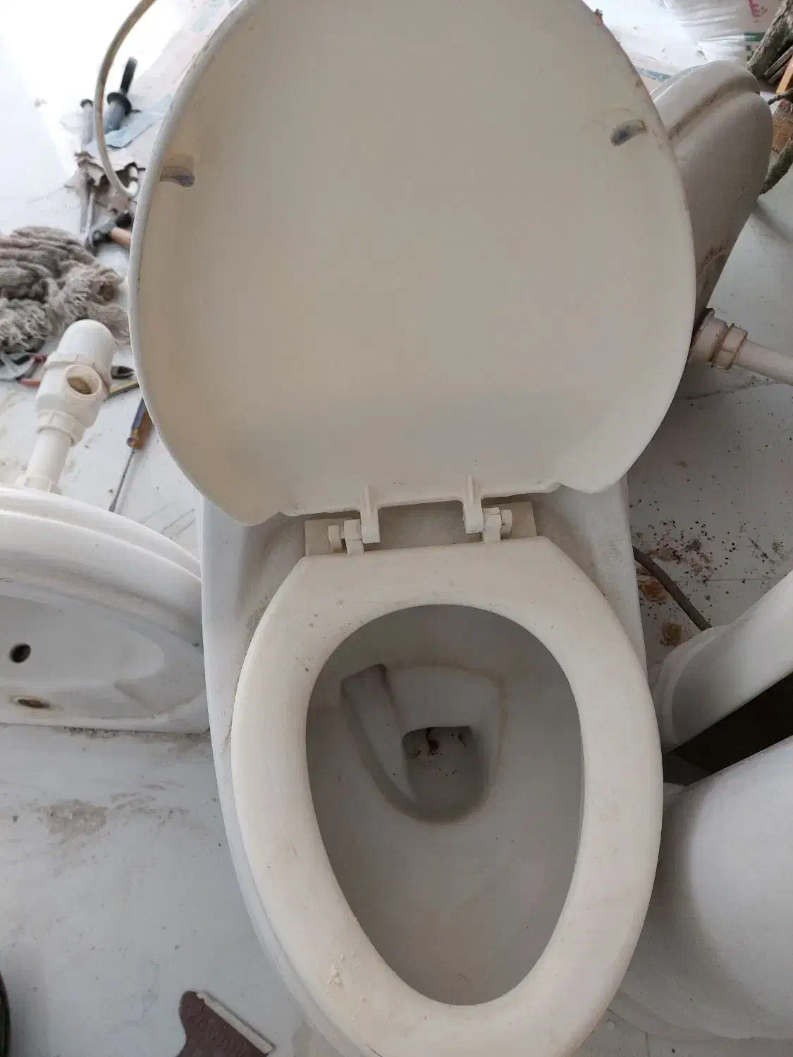 توالت فرنگی و دو تا روشویی|لوازم سرویس بهداشتی|نوشهر, |دیوار