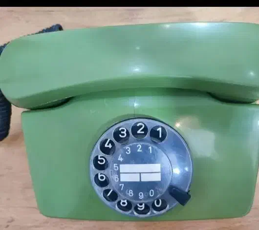 تلفن عتیقه قدیمی|کلکسیون اشیاء عتیقه|شاهین‌شهر, خبرنگار|دیوار