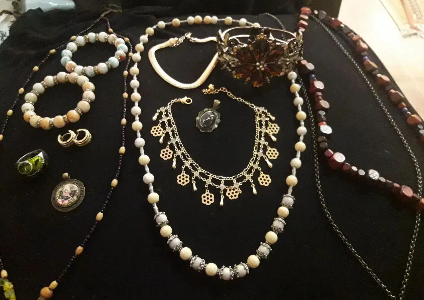 پابنددست بندگردنبند انگشترگوشواره پلاک بدل|بدلیجات|فولادشهر, B6|دیوار