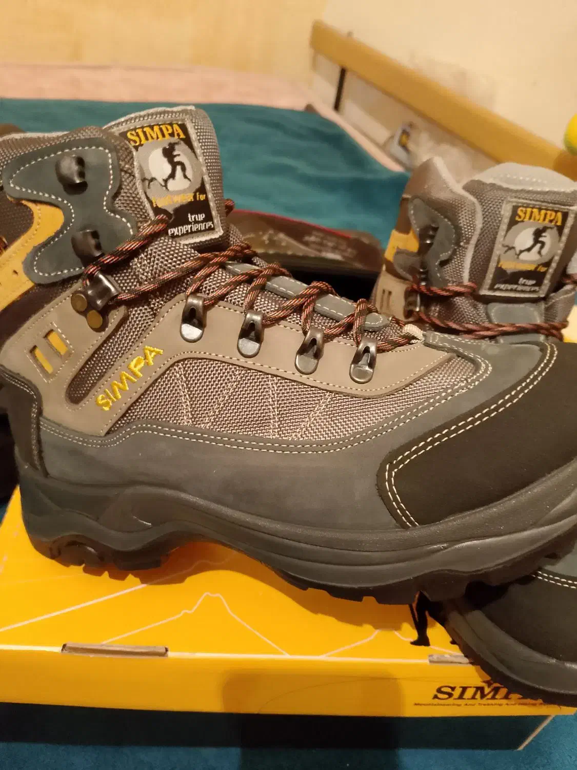 کفش کوهنوردی اصل دو جفت شماره 42و 43|کوهنوردی و کمپینگ|دهدشت, |دیوار