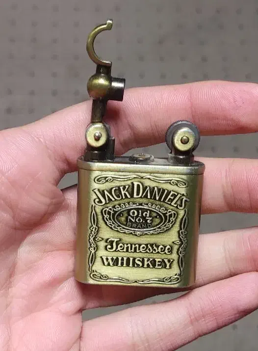 فندک سوپر کلاسیک جک دنیلز|کلکسیون اشیاء عتیقه|اردبیل, |دیوار