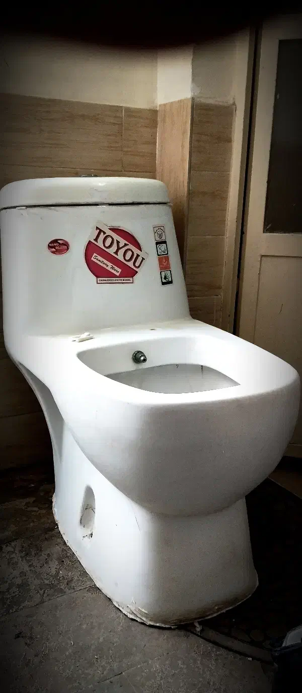 توالت فرنگی چینی خودشور|لوازم سرویس بهداشتی|خسروشاه, |دیوار