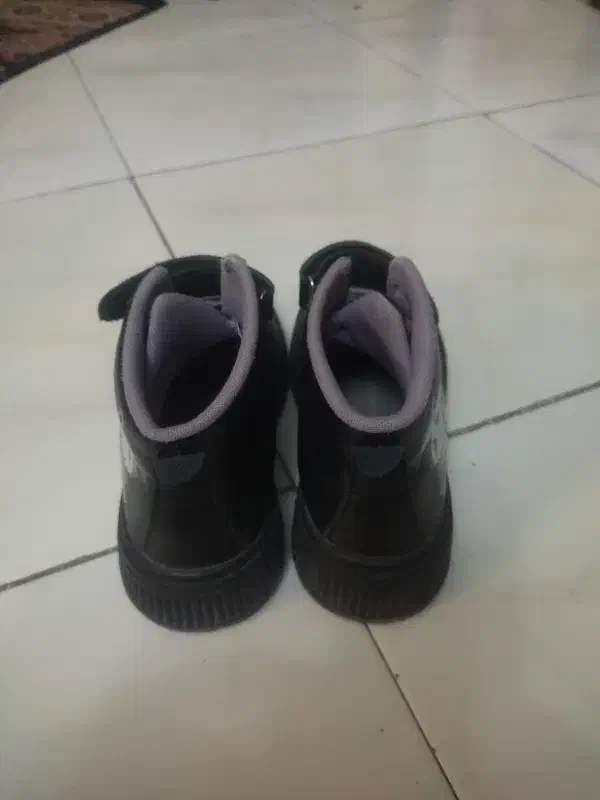 کفش دخترانه.|کفش و لباس بچه|مشهد, تربیت (صدف)|دیوار