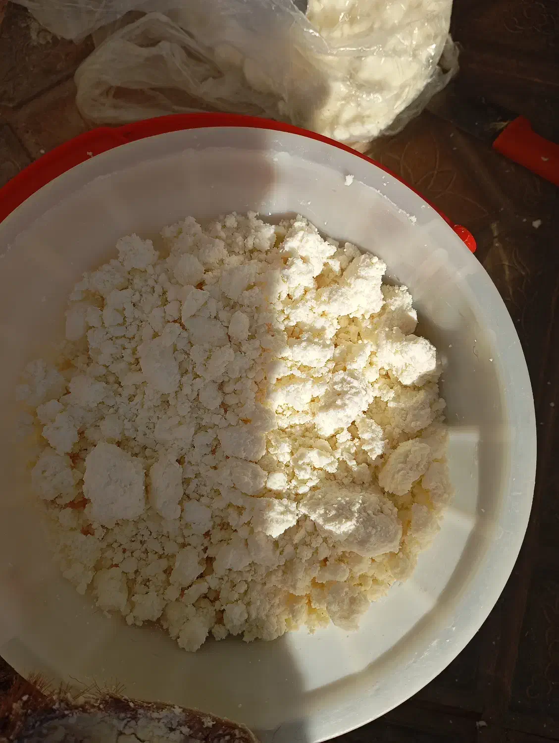 پنیر موتال|خوردنی و آشامیدنی|میانه, |دیوار