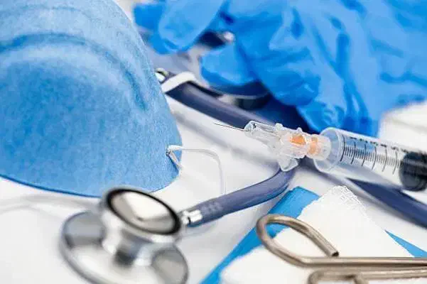 خدمات پرستاری و باز توانی در منزل|خدمات آرایشگری و زیبایی|خمینیشهر, |دیوار