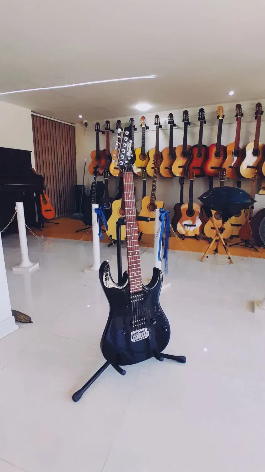 گیتار الکتریک برقی آیبانز ایبانز|گیتار، بیس، امپلیفایر|شاهینشهر, خبرنگار|دیوار