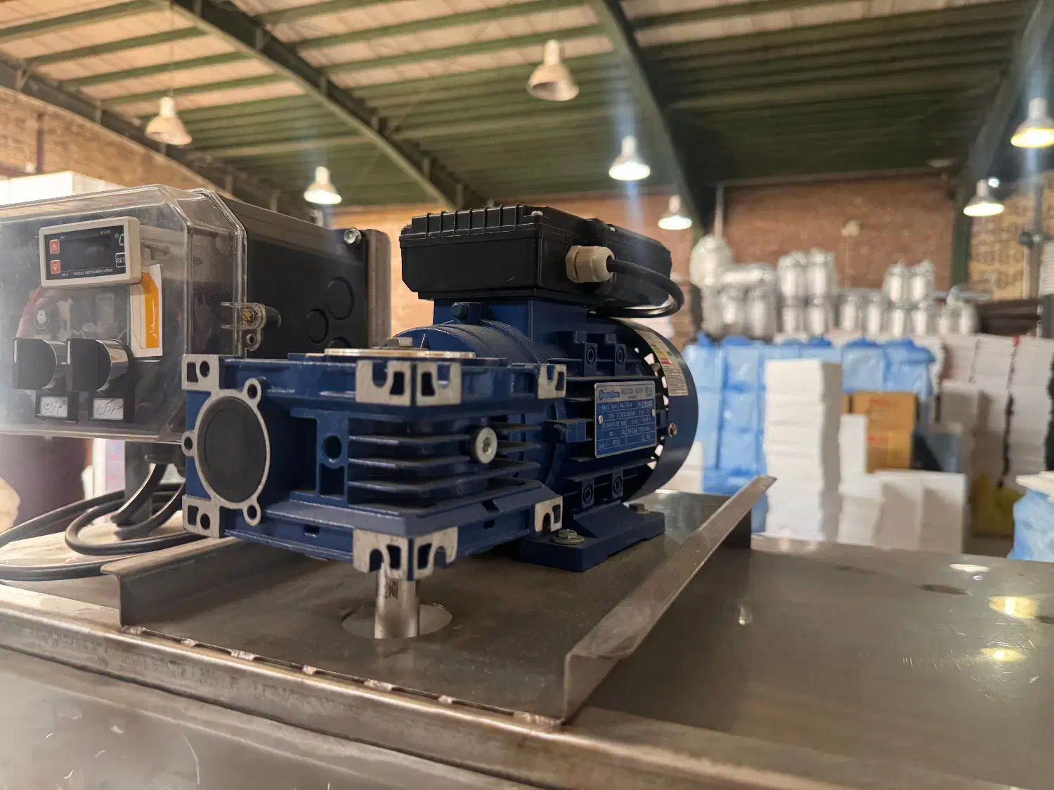 شیر سرد کن صنعتی دامداری سردکن شیرسردکن 500لیتر|ماشینآلات صنعتی|رشت, باهنر|دیوار