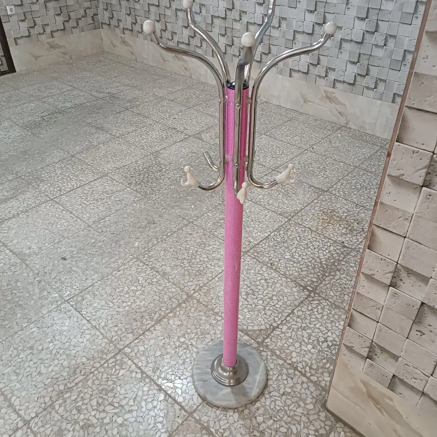 چوب لباسی کودک|مبلمان خانگی و میز عسلی|برخوار, |دیوار