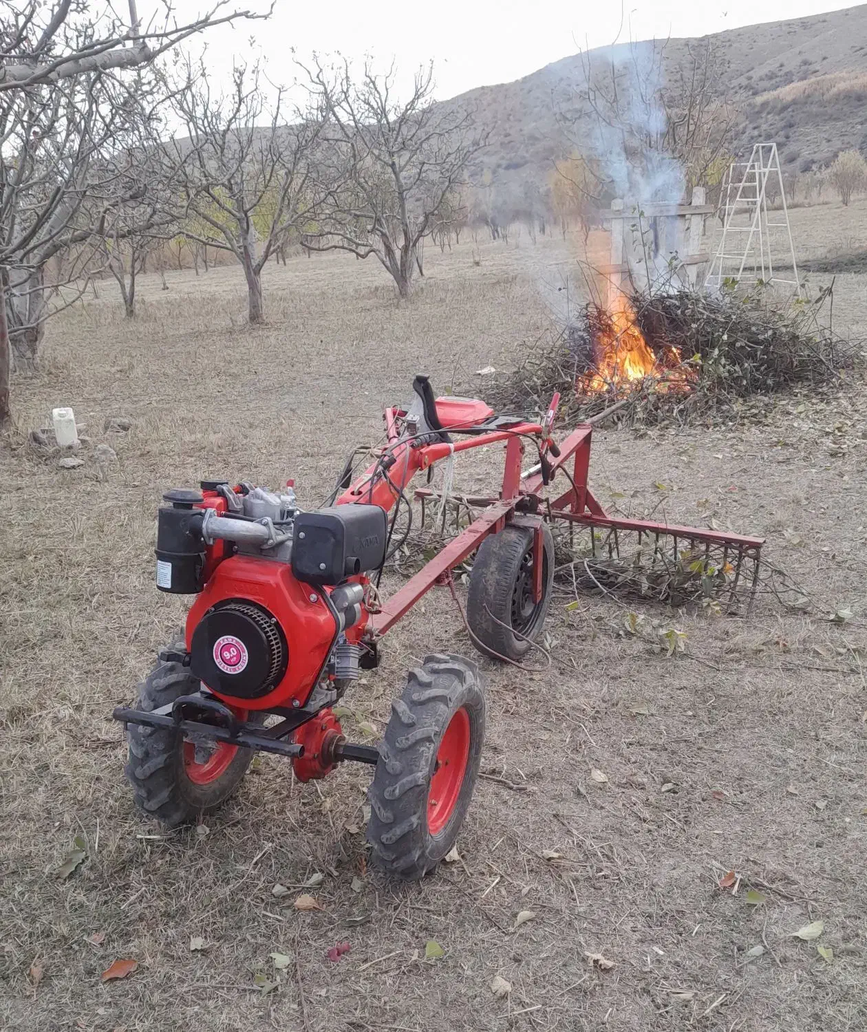 دستگاه چوب جمع کن و شخم زنی|خدمات باغبانی و درختکاری|مشگین شهر, |دیوار