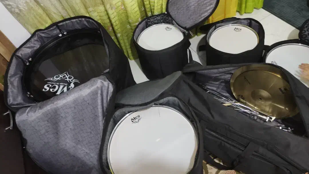 یک ست کامل ساز درام نو آکبند|درام و پرکاشن|فردیس, شهرک شهید حسینی|دیوار