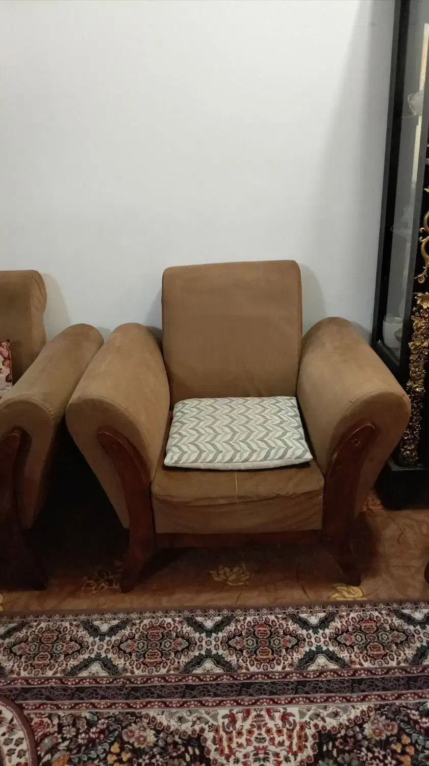 مبلمان راحتی|مبلمان خانگی و میز عسلی|رشت, پسیخان|دیوار