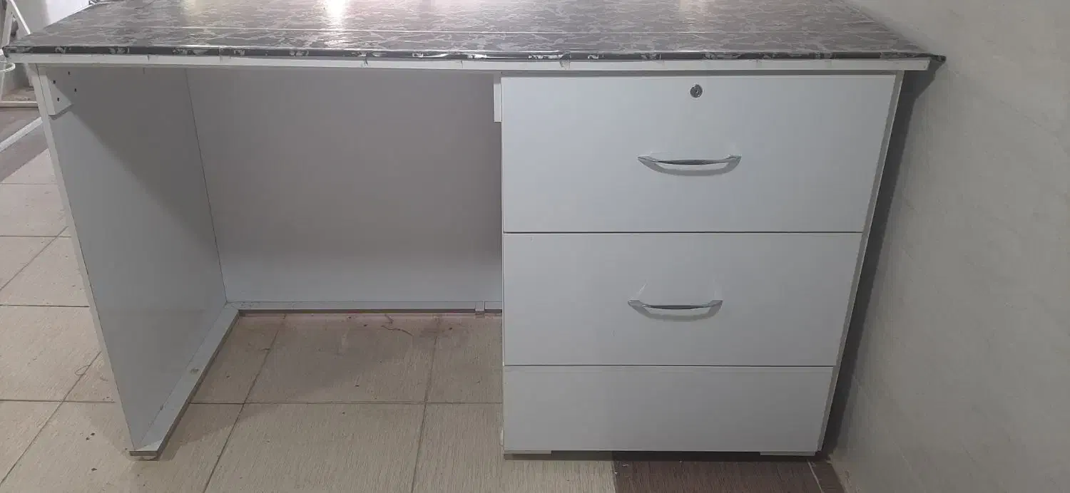 فروش میز|میز تحریر و کامپیوتر|خرم‌آباد, |دیوار