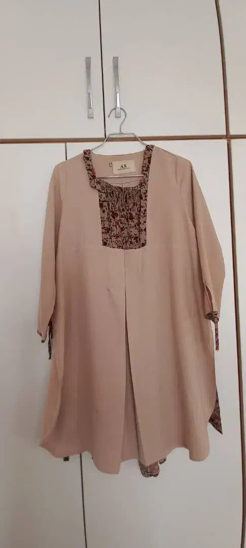 لباس|لباس|فرخ‌شهر, |دیوار