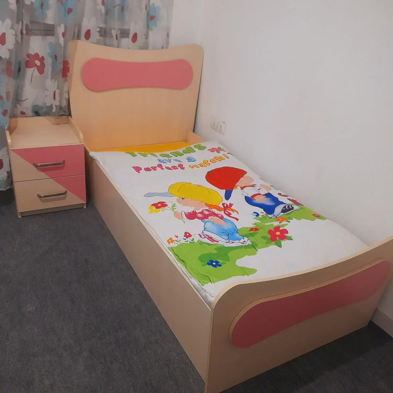 تخت یک نفره نوجوان همراه پاتختی|تخت و سرویس خواب|قرچک, باقرآباد|دیوار