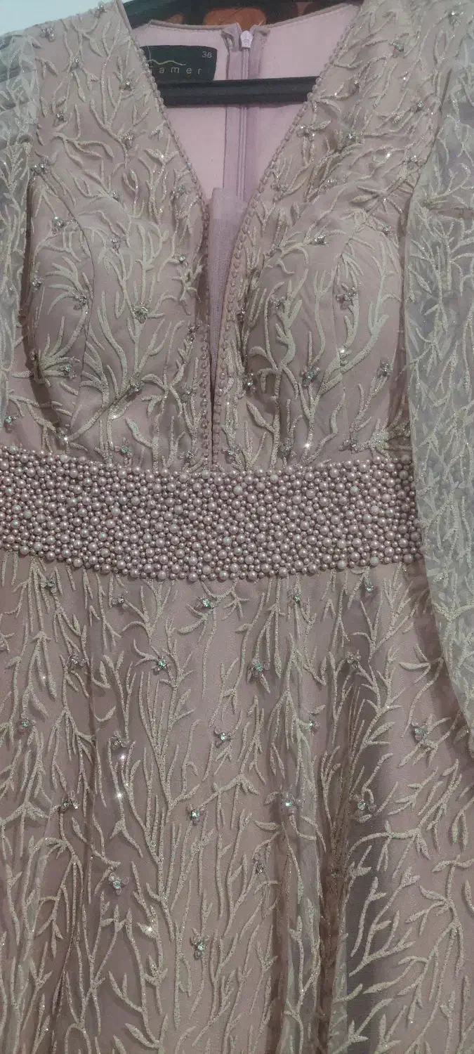 پیراهن مجلسی|لباس|کاشان, امیرکبیر|دیوار