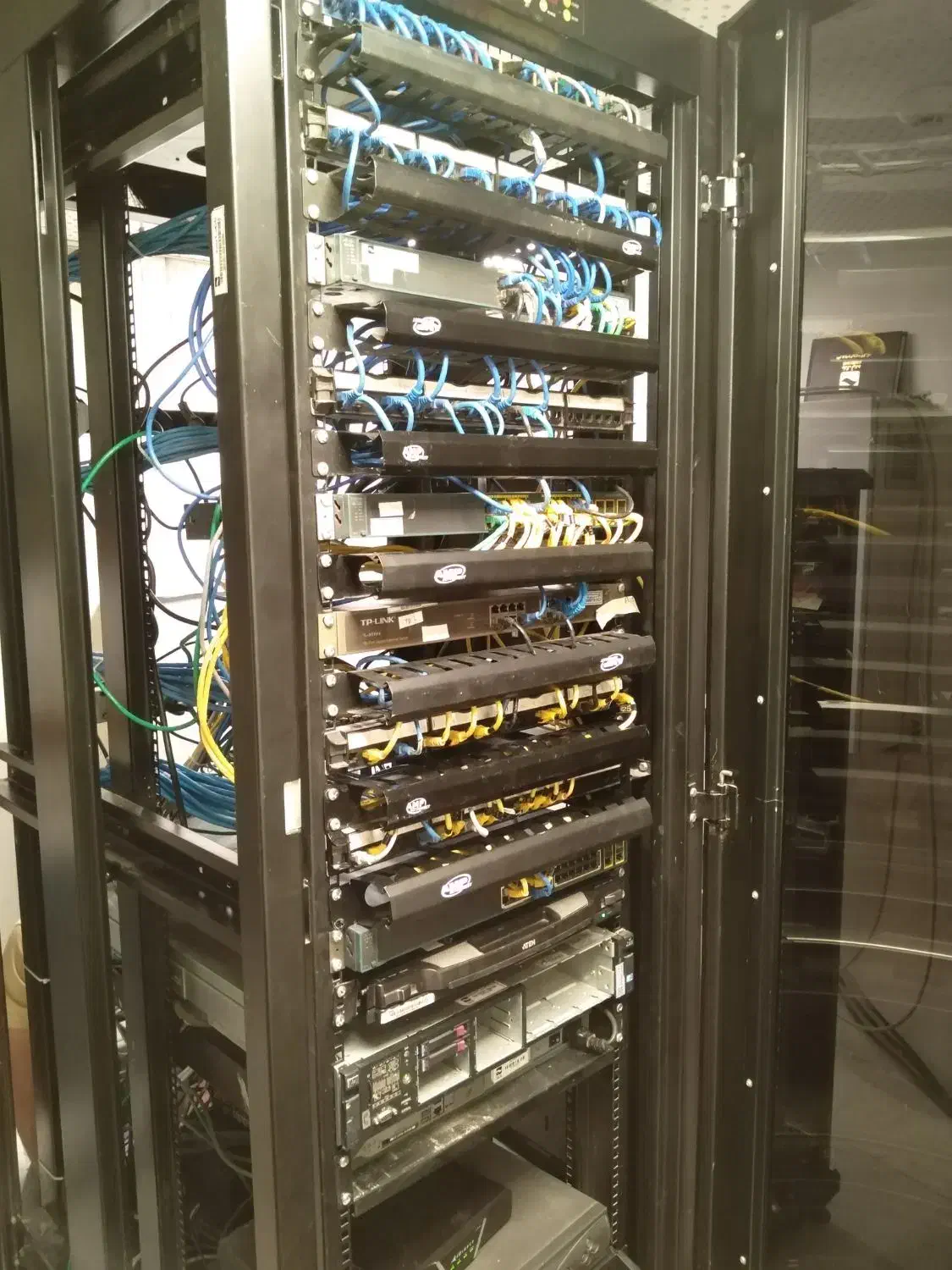 نصب دوربین و دزدگیرواعلام حریق آیفون تصویری|خدمات پیشه و مهارت|مشهد, جانباز|دیوار