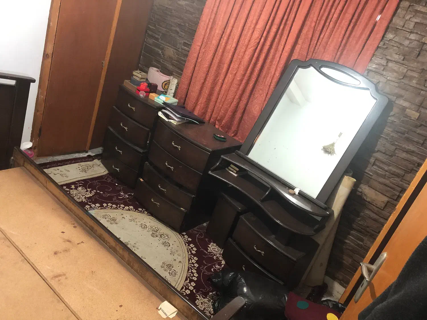 وسایل کارکرده منزل|تخت و سرویس خواب|ساری, |دیوار