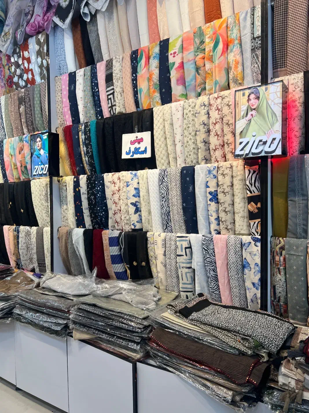 به یه خانم مدل براپیج اینستا شال وروسری|استخدام هنری و رسانه|خرم‌آباد, |دیوار