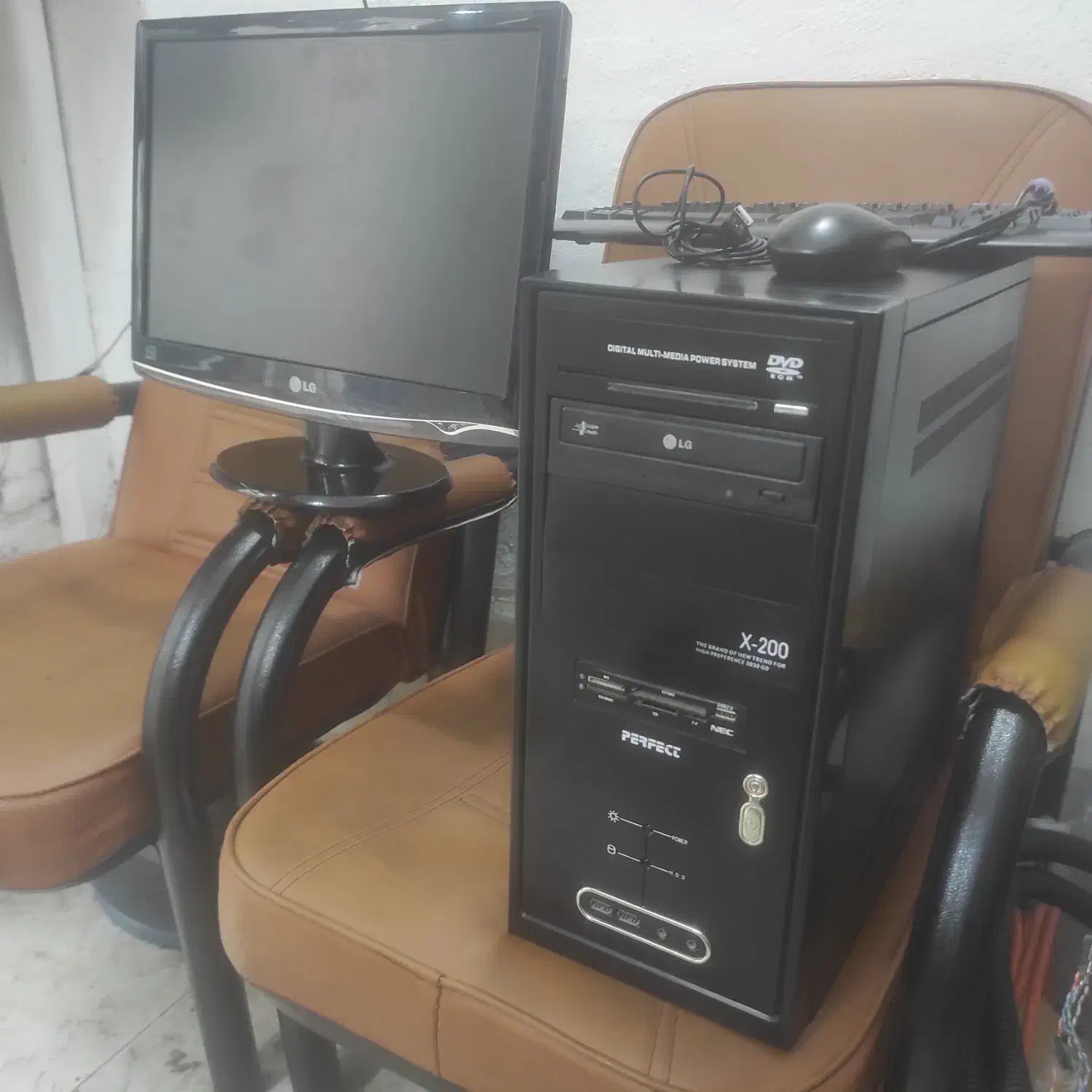 کامپیوتر کامل ddr2 با lcd 19LG|رایانه رومیزی|رشت, سعدی (تختی)|دیوار