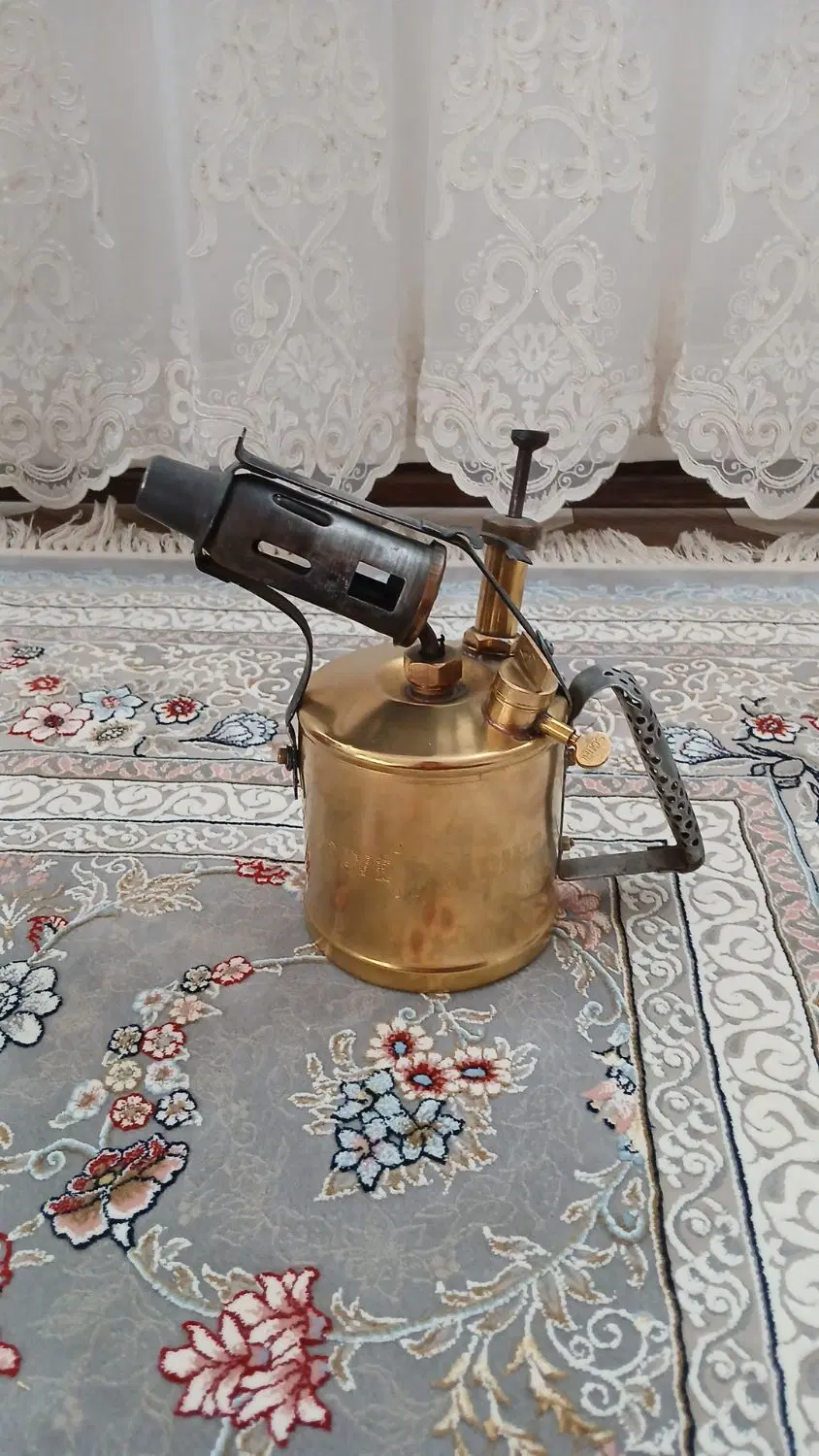 چراغ نفتی|کلکسیون اشیاء عتیقه|مشکین‌دشت, |دیوار