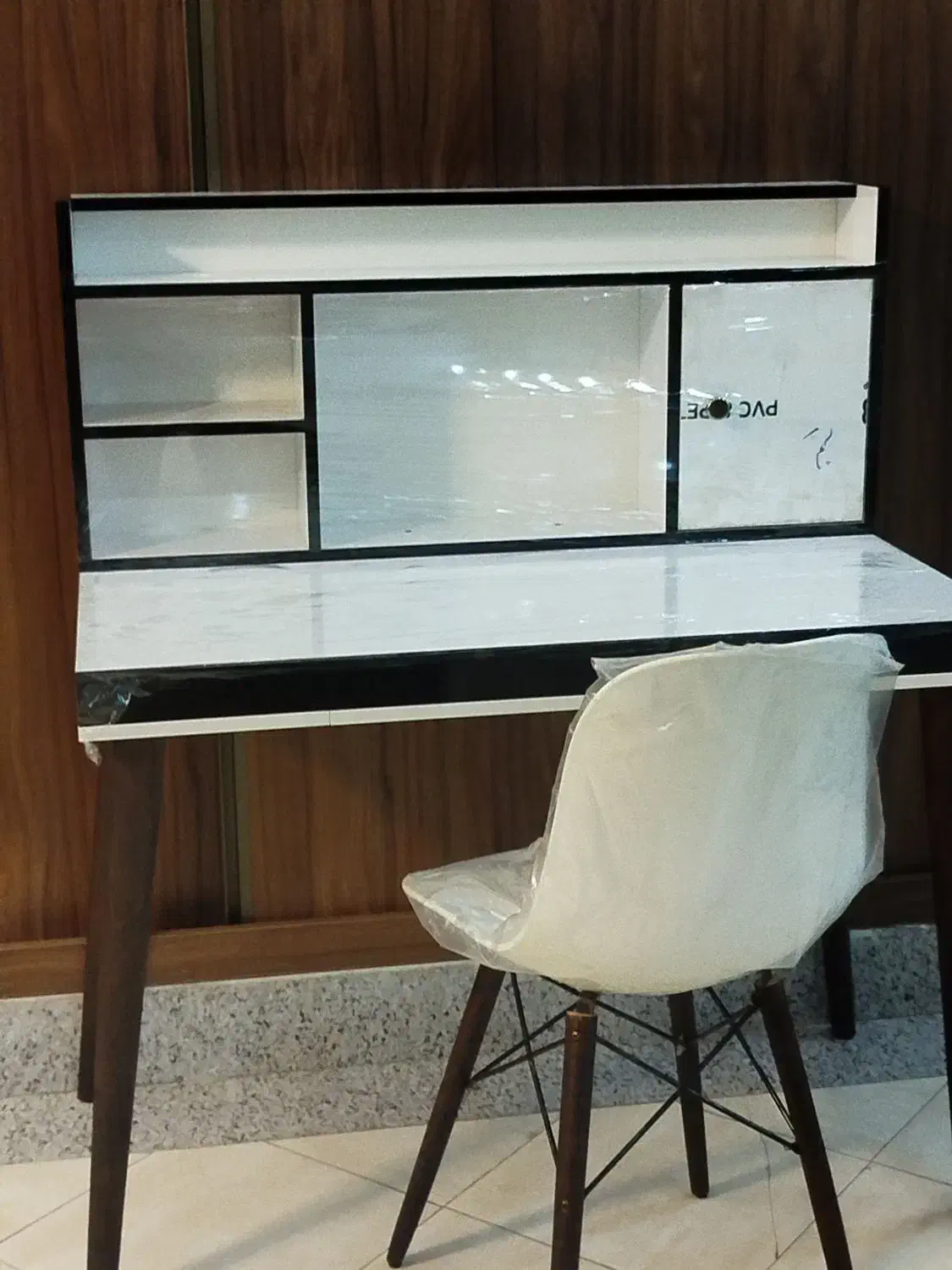 میز تحریر پایه مخروطی|میز تحریر و کامپیوتر|اصفهان, طاحونه|دیوار